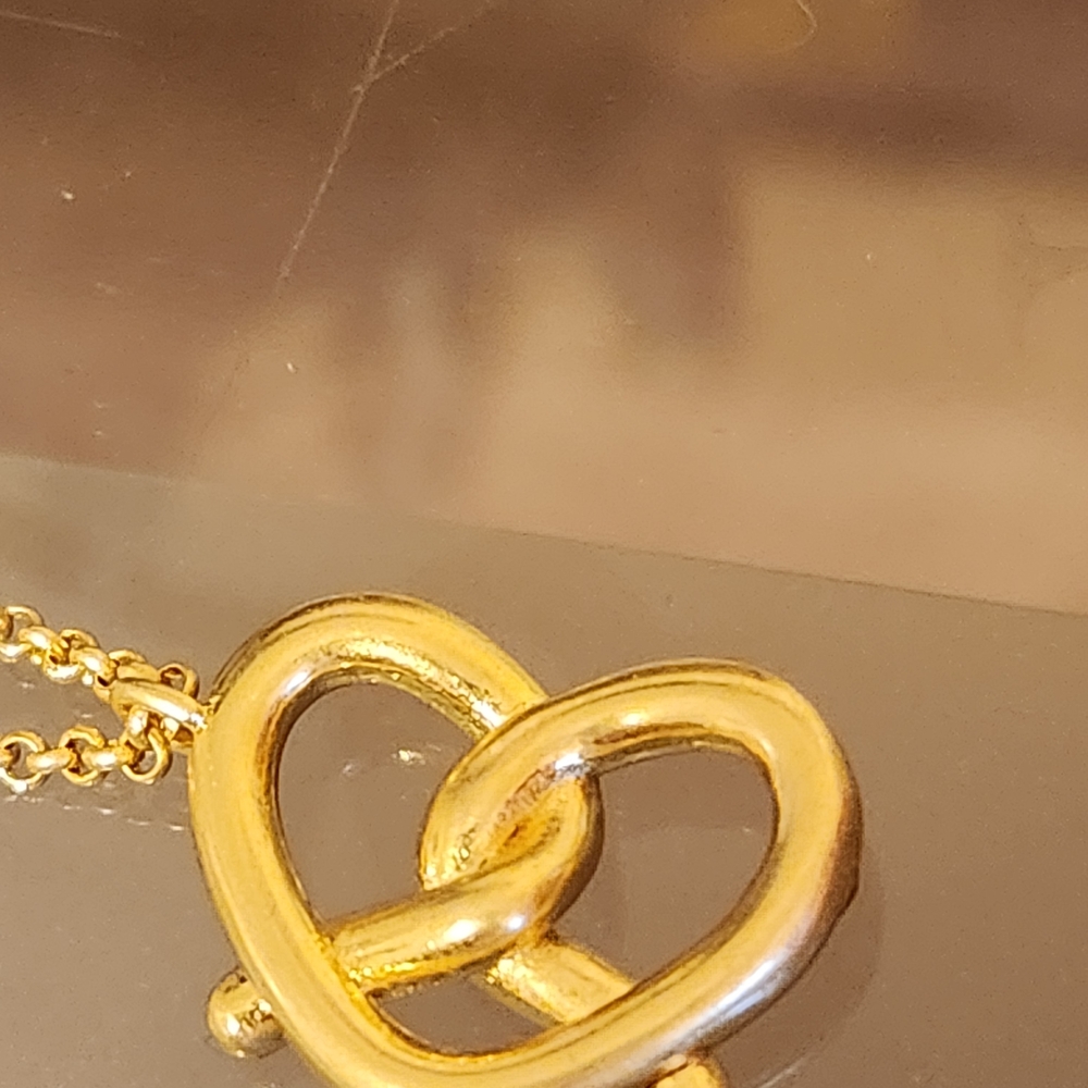 Kate Spade Gold Knot Necklace NWOT - Picture 4 of 5